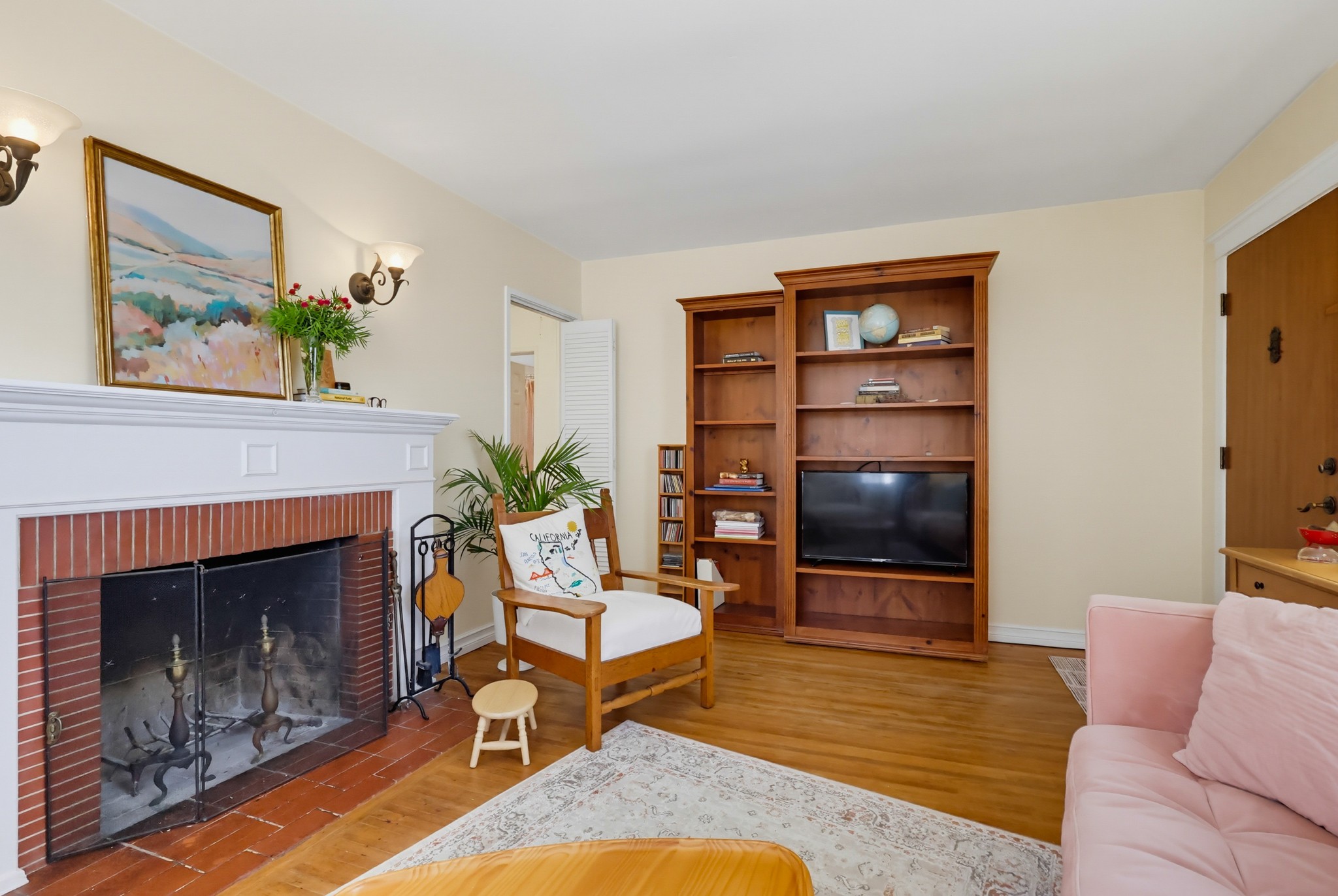 Virtual tour photo 13 of 66 for 3644 Roycroft Ave