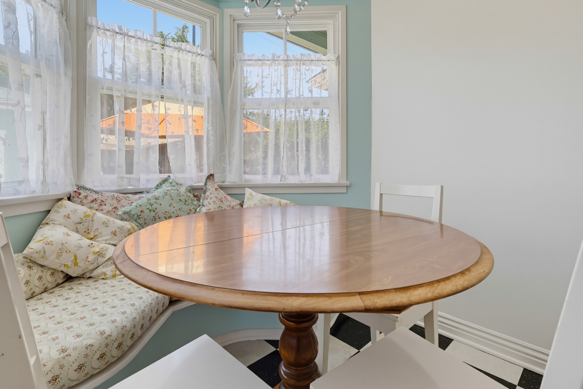 Virtual tour photo 17 of 66 for 3644 Roycroft Ave
