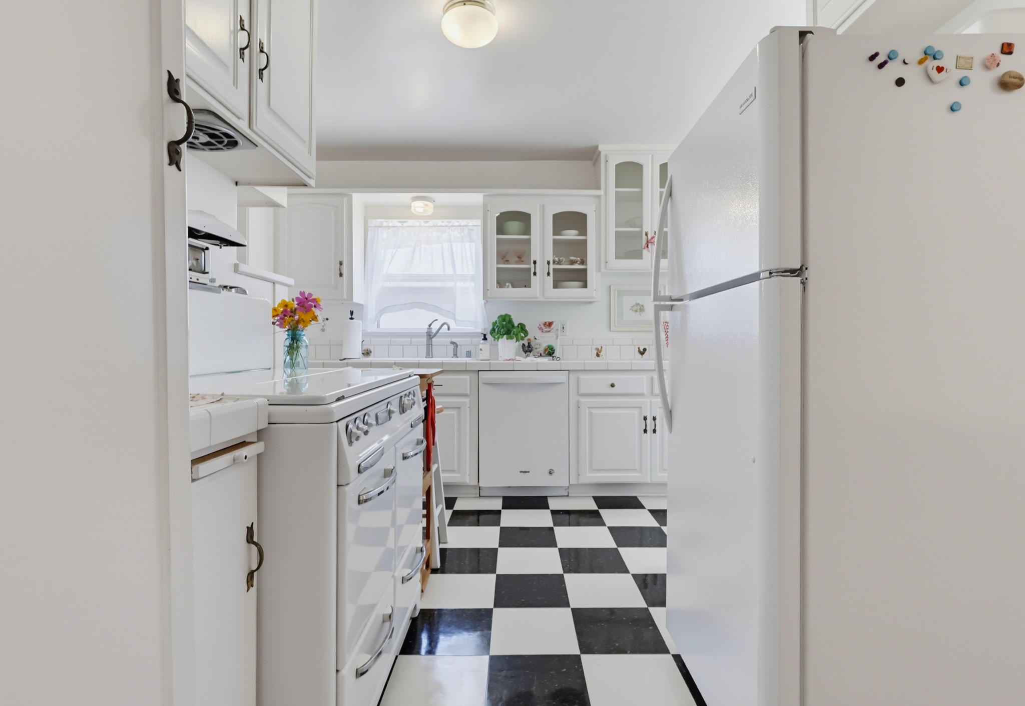 Virtual tour photo 22 of 66 for 3644 Roycroft Ave