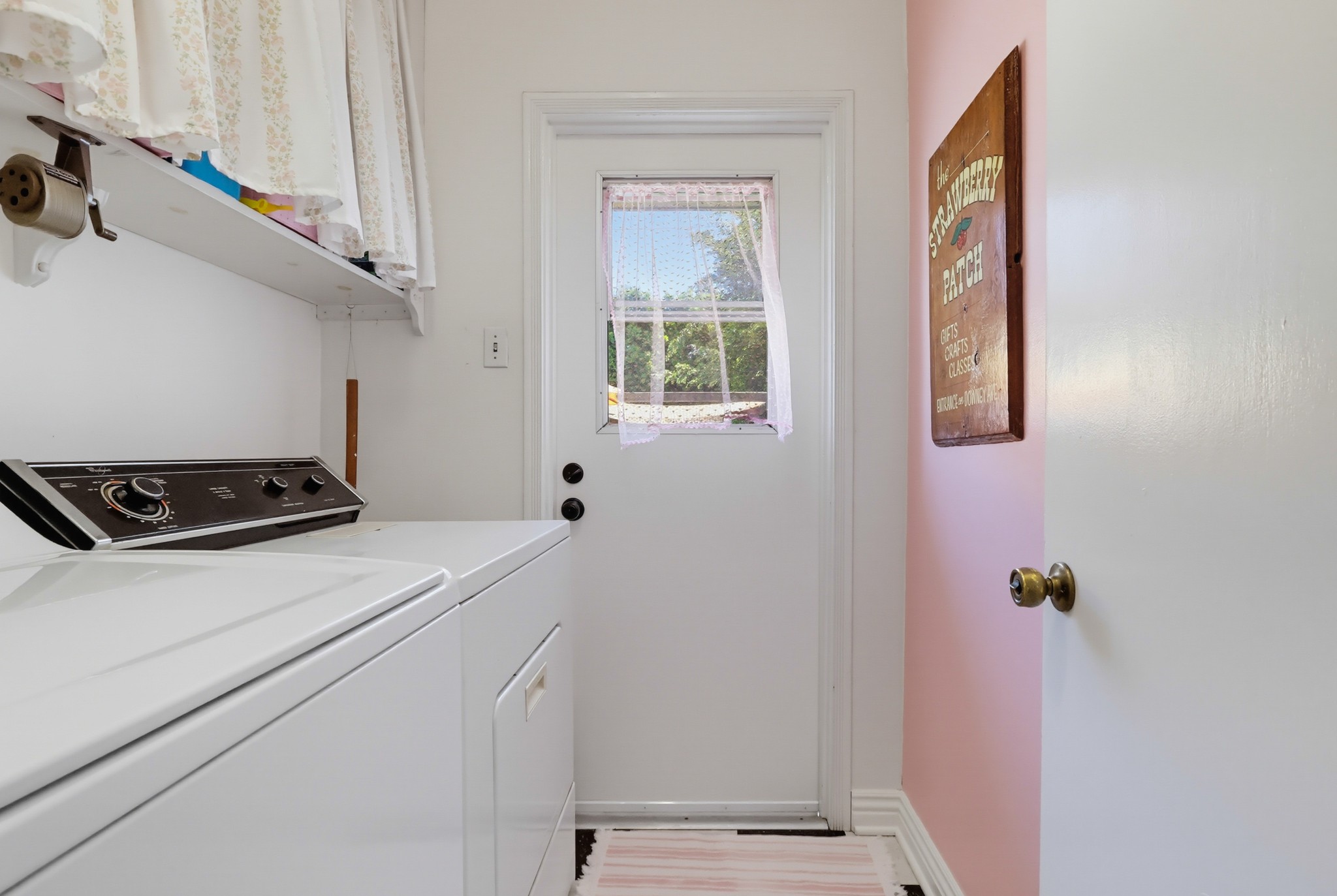 Virtual tour photo 28 of 66 for 3644 Roycroft Ave