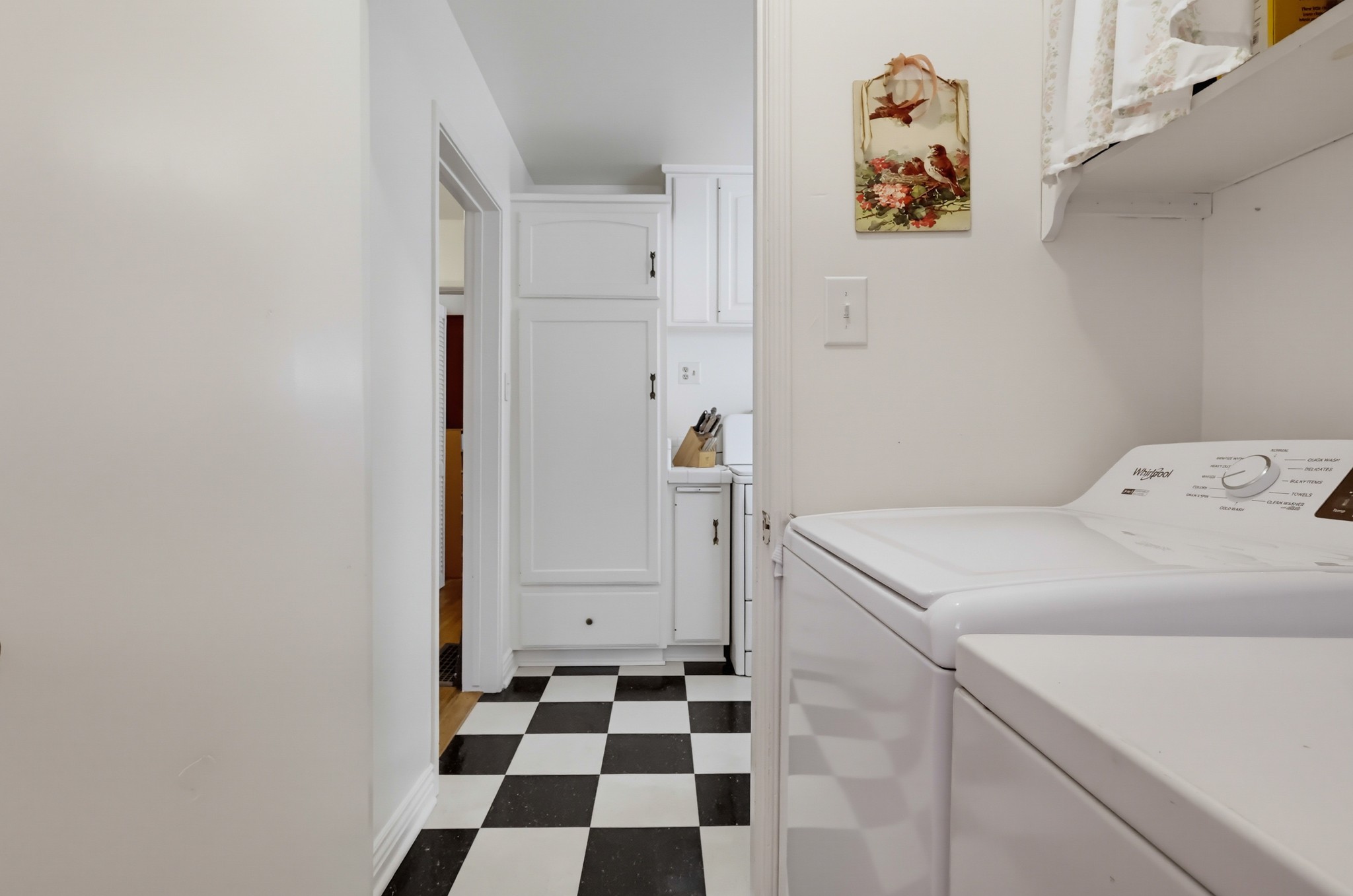 Virtual tour photo 29 of 66 for 3644 Roycroft Ave