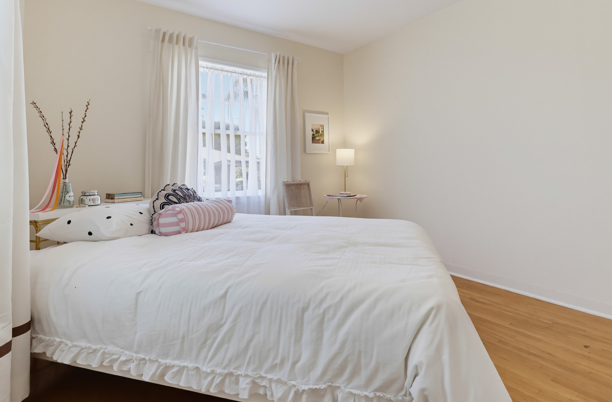 Virtual tour photo 32 of 66 for 3644 Roycroft Ave