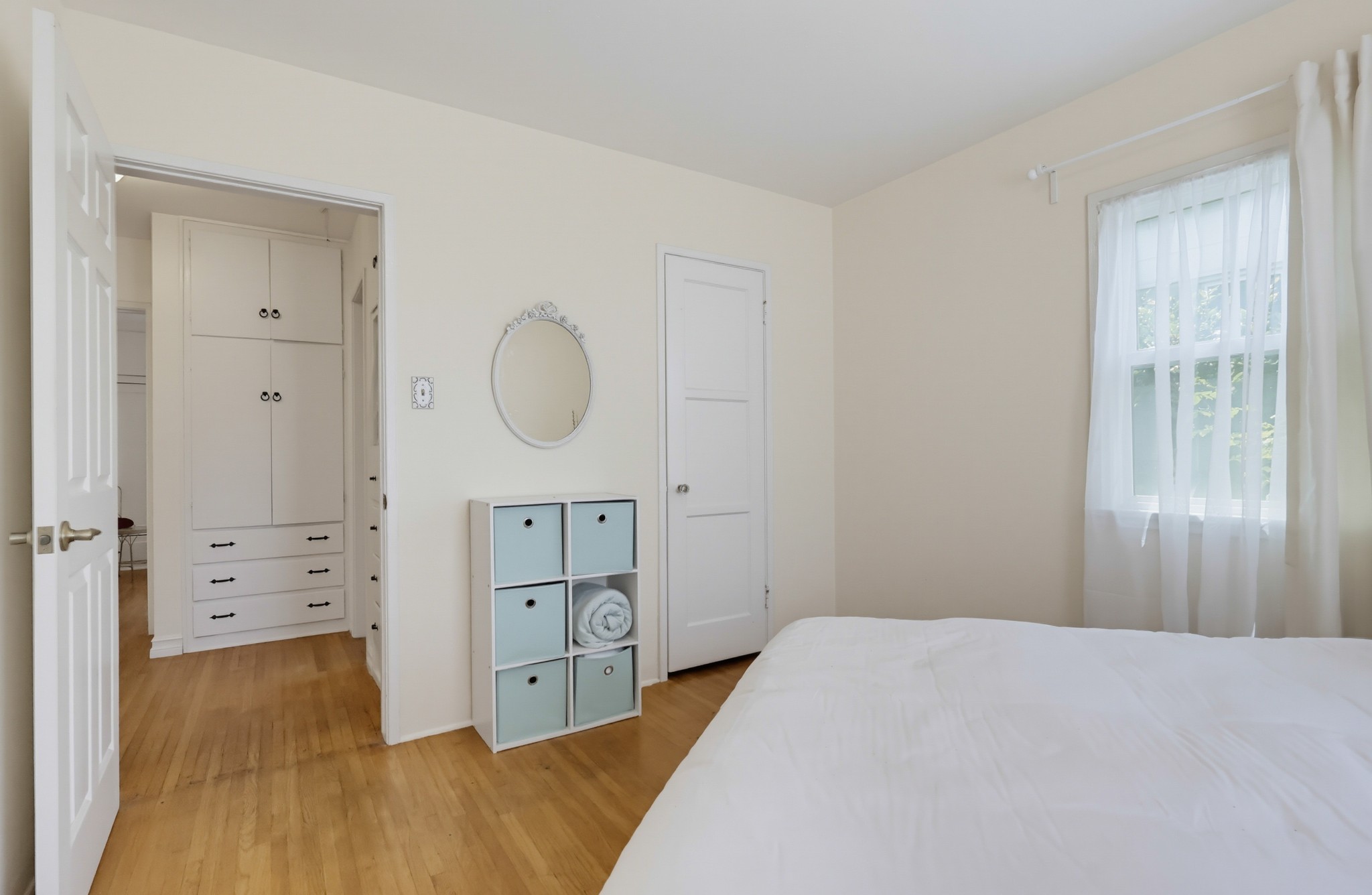 Virtual tour photo 34 of 66 for 3644 Roycroft Ave