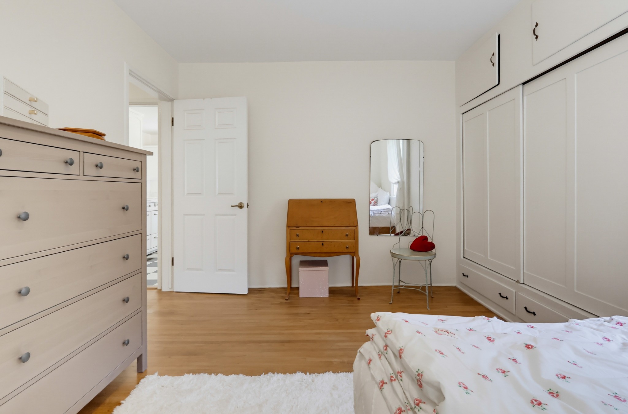 Virtual tour photo 37 of 66 for 3644 Roycroft Ave