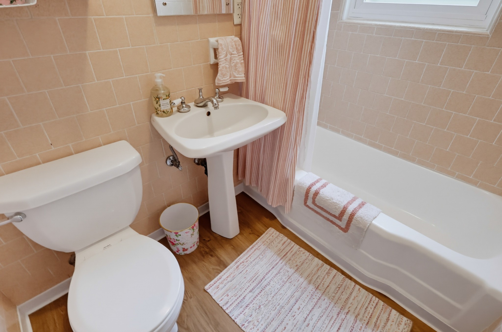 Virtual tour photo 40 of 66 for 3644 Roycroft Ave