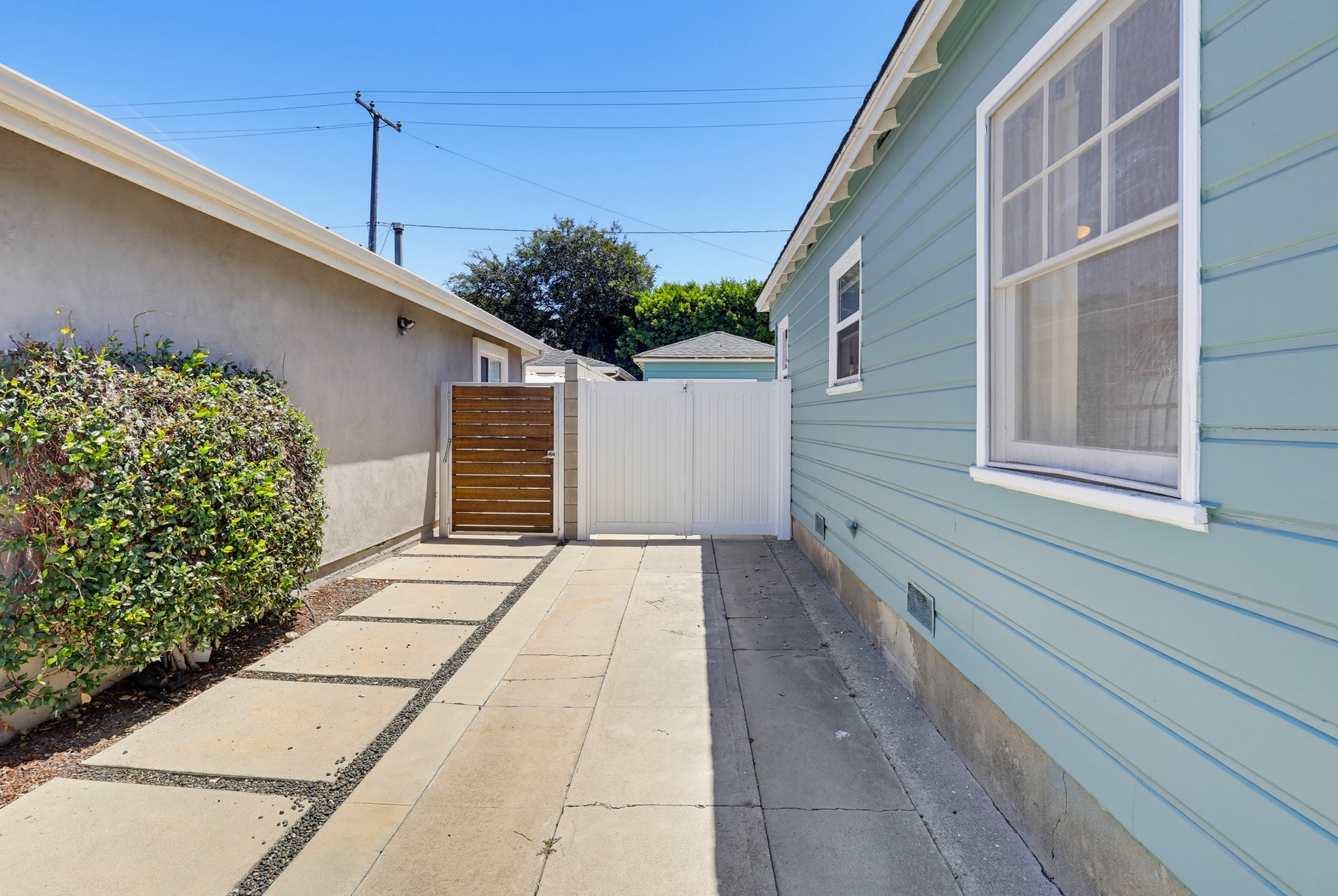 Virtual tour photo 42 of 66 for 3644 Roycroft Ave