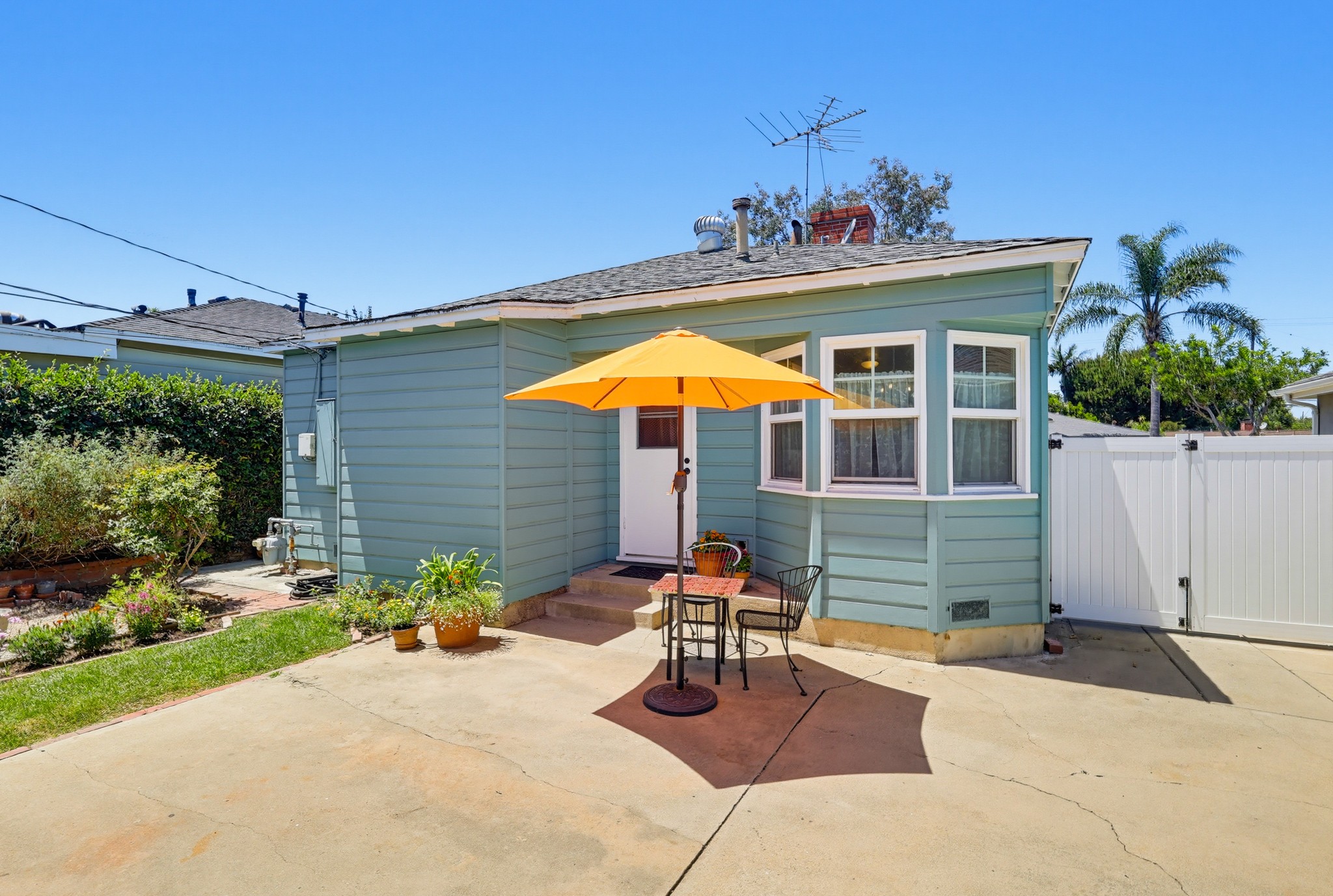 Virtual tour photo 53 of 66 for 3644 Roycroft Ave