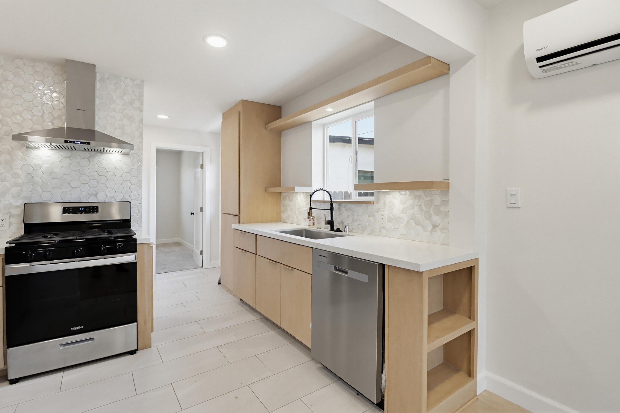 Virtual tour photo 10 of 37 for 3645 Marlborough Ave