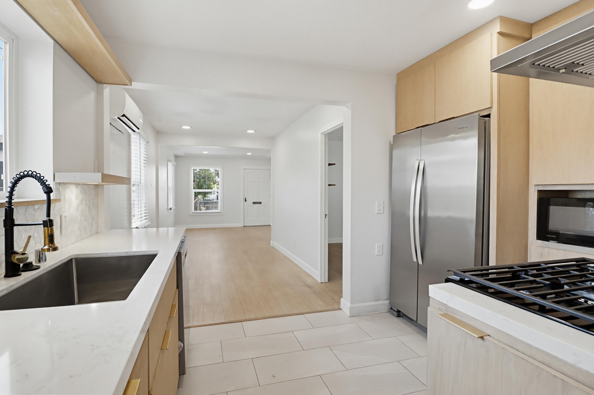Virtual tour photo 12 of 37 for 3645 Marlborough Ave