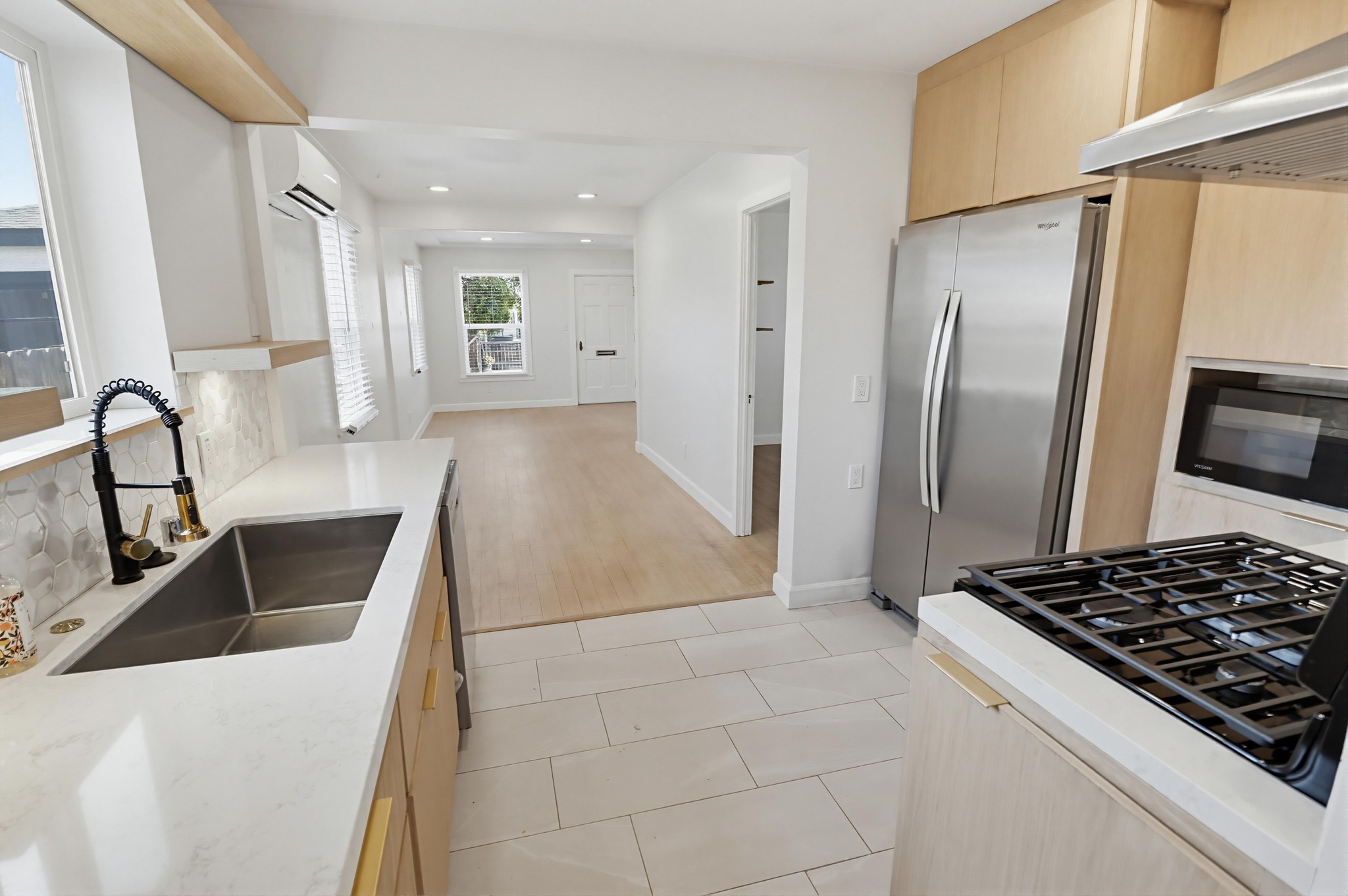 Virtual tour photo 13 of 37 for 3645 Marlborough Ave