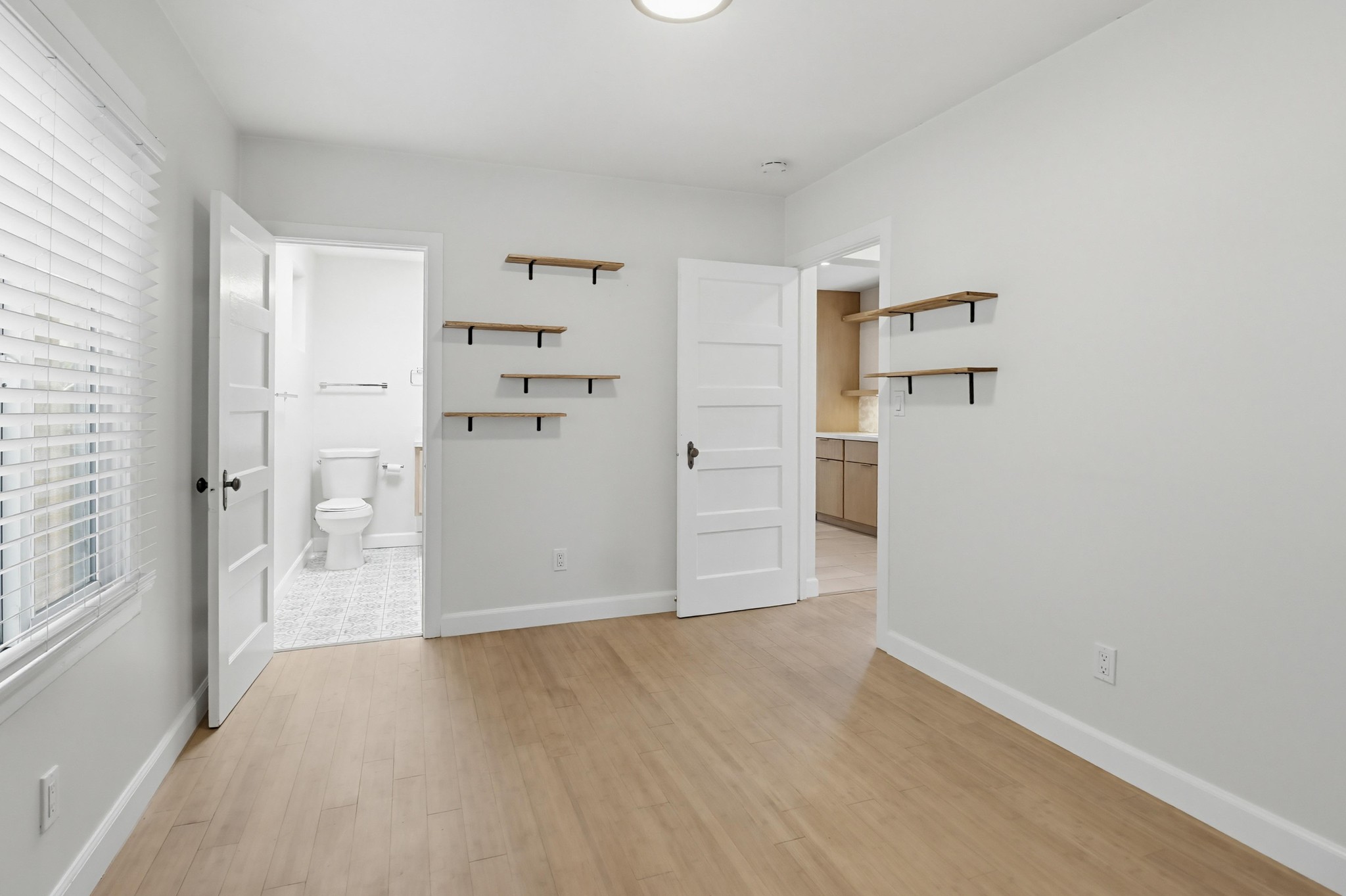 Virtual tour photo 16 of 37 for 3645 Marlborough Ave