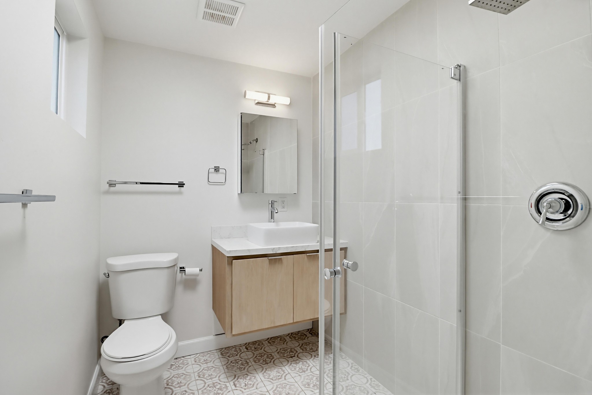 Virtual tour photo 17 of 37 for 3645 Marlborough Ave