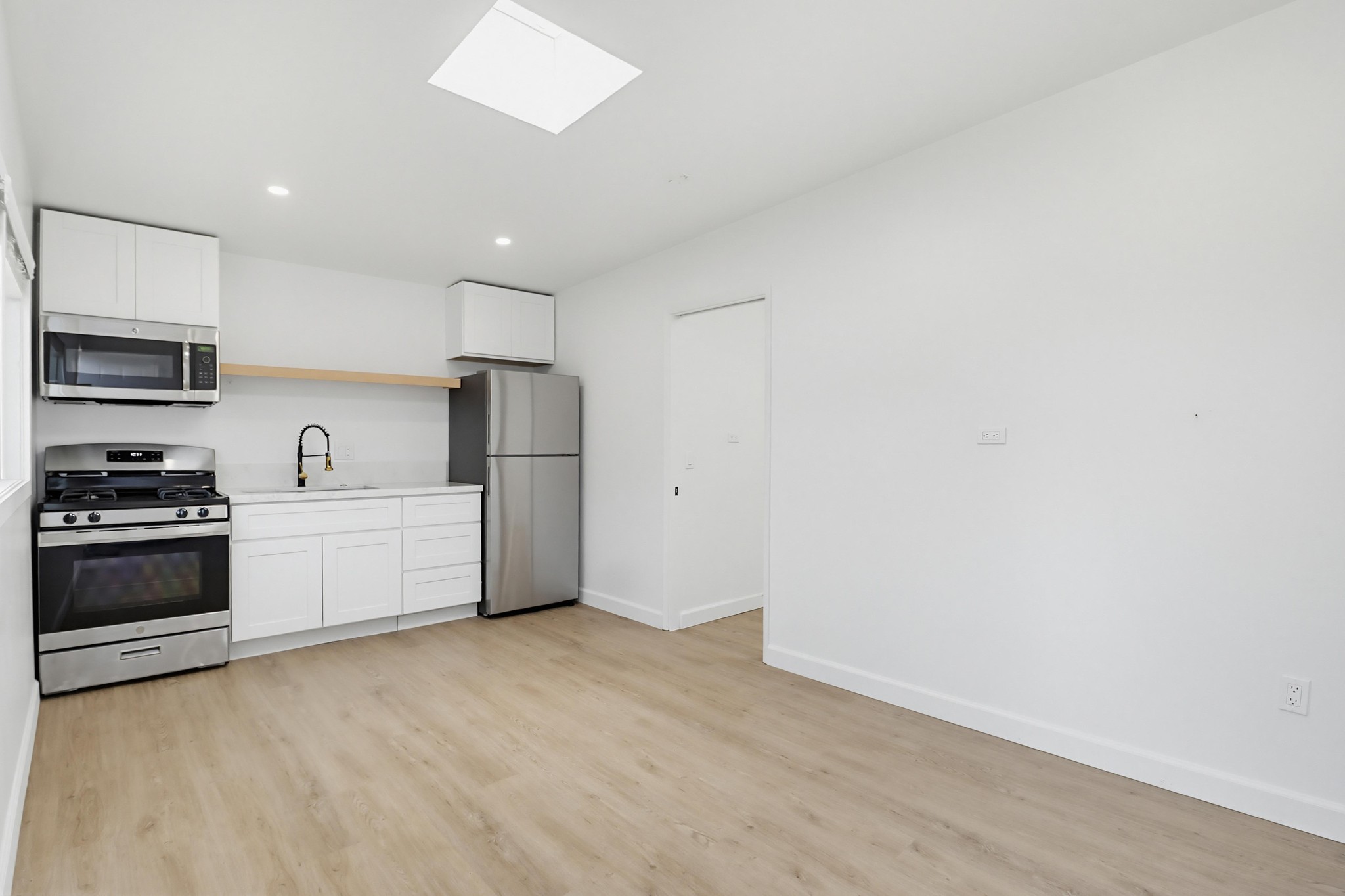 Virtual tour photo 29 of 37 for 3645 Marlborough Ave
