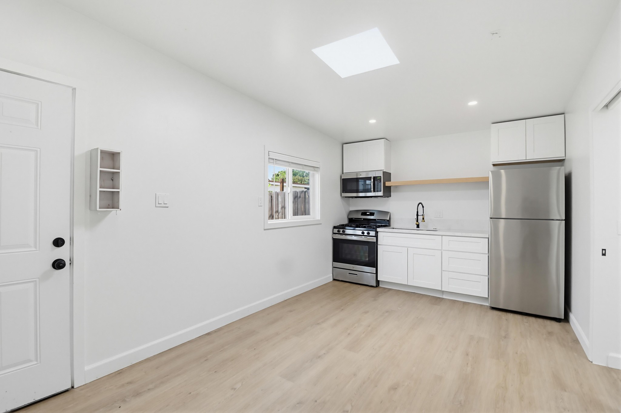 Virtual tour photo 30 of 37 for 3645 Marlborough Ave