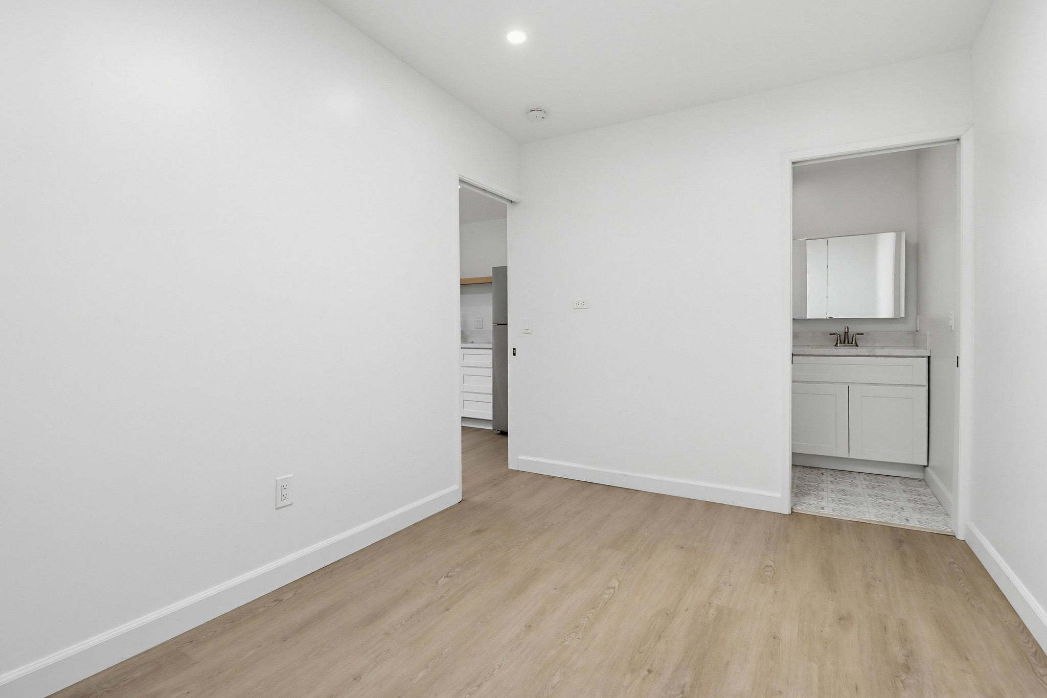 Virtual tour photo 36 of 37 for 3645 Marlborough Ave