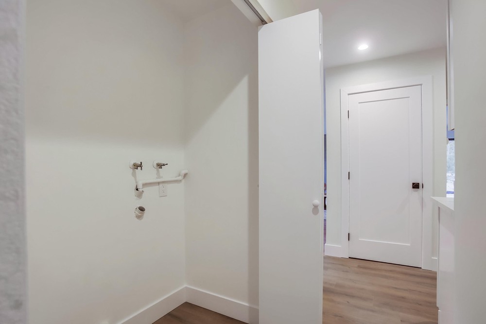 Virtual tour photo 46 of 64 for 3645 Seahorn Cir