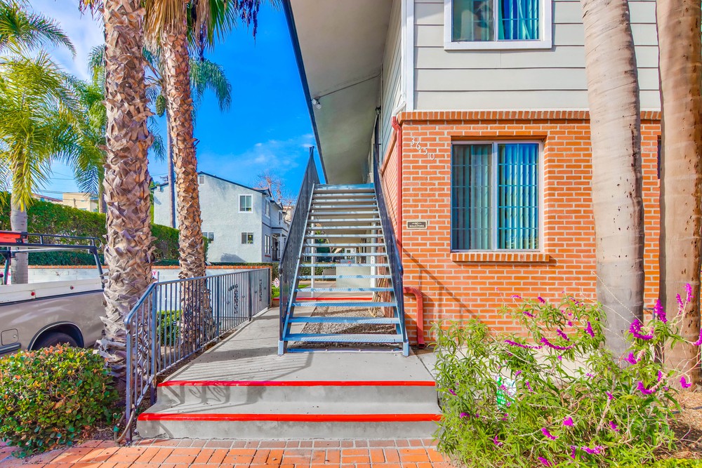 Virtual tour photo 4 of 20 for 3650 Florida St Unit A