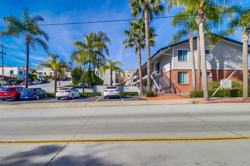 Virtual tour photo 1 of 20 for 3650 Florida St Unit #E