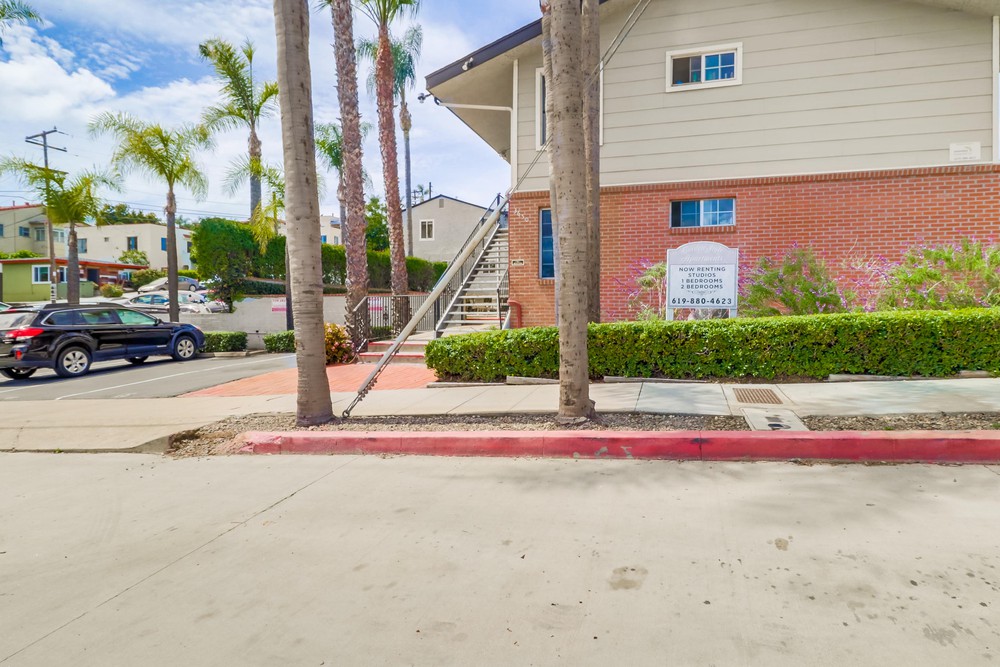Virtual tour photo 3 of 28 for 3650 Florida St Unit #I