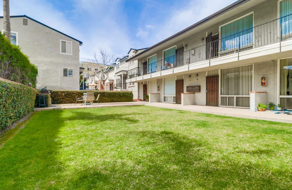 Virtual tour photo 4 of 28 for 3650 Florida St Unit #I