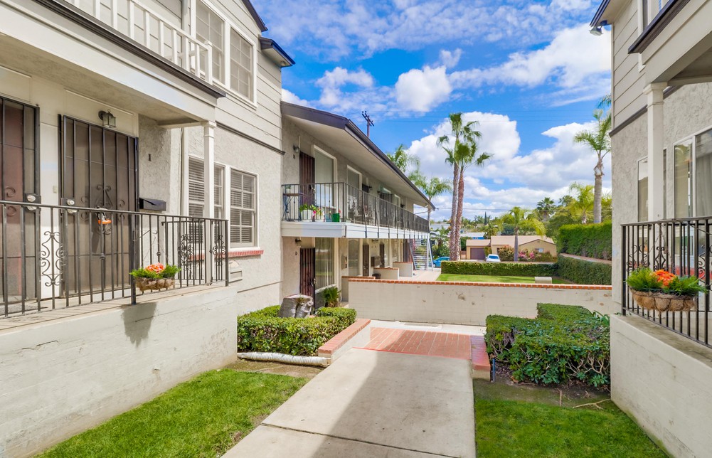 Virtual tour photo 8 of 28 for 3650 Florida St Unit #I