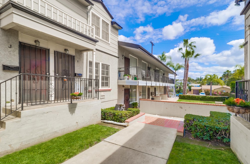 Virtual tour photo 9 of 28 for 3650 Florida St Unit #I