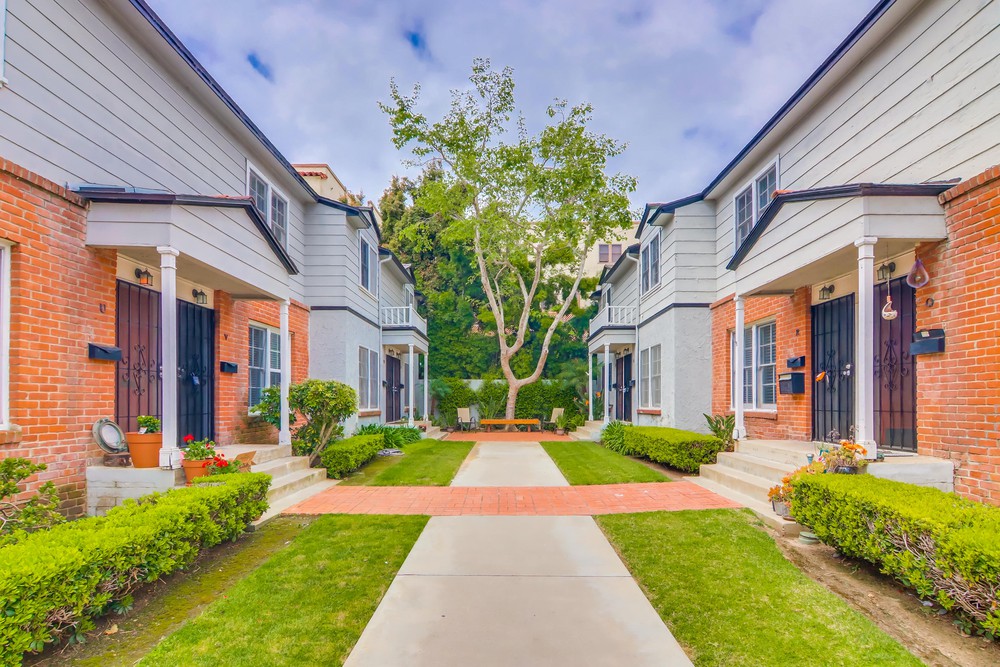 Virtual tour photo 3 of 35 for 3650 Florida St Unit #V