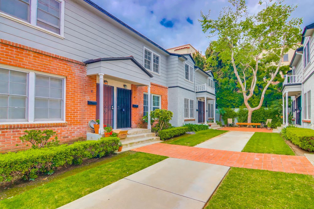 Virtual tour photo 4 of 35 for 3650 Florida St Unit #V
