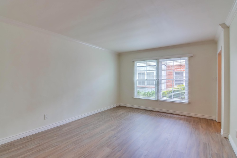 Virtual tour photo 13 of 35 for 3650 Florida St Unit #V