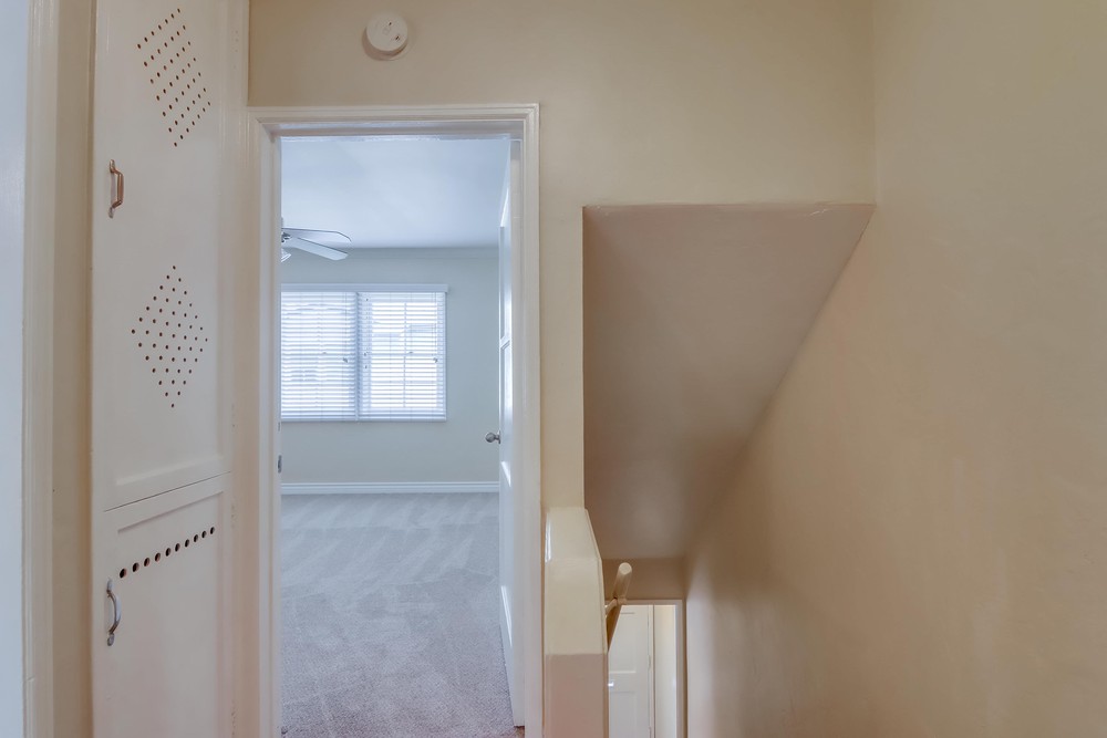Virtual tour photo 21 of 35 for 3650 Florida St Unit #V