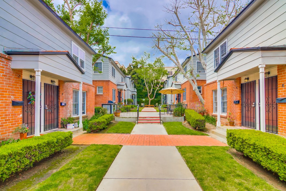 Virtual tour photo 29 of 35 for 3650 Florida St Unit #V