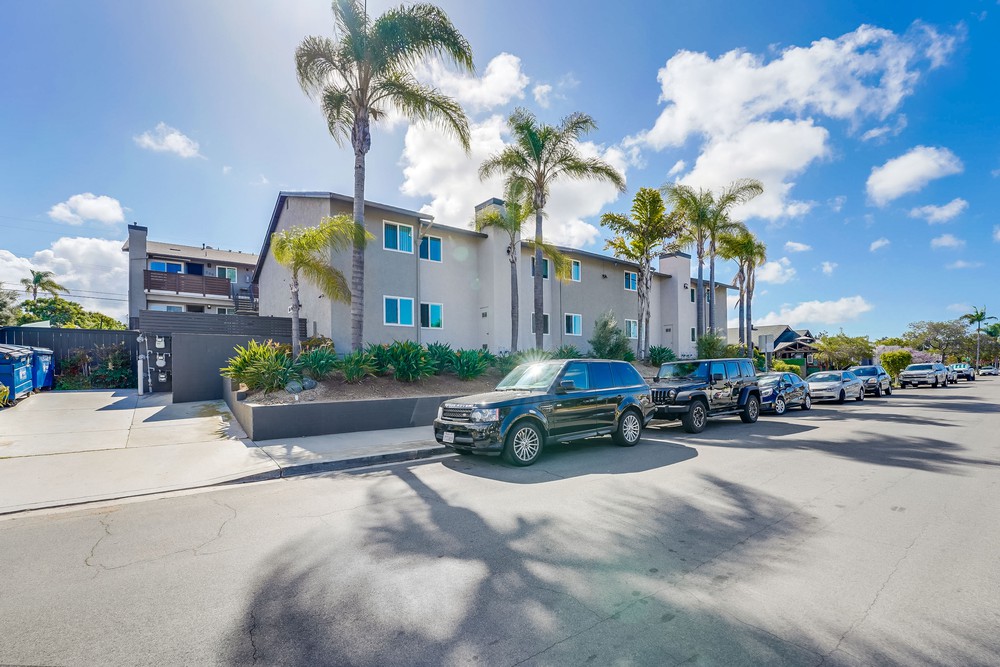 Virtual tour photo 1 of 48 for 3651 Louisiana St #104