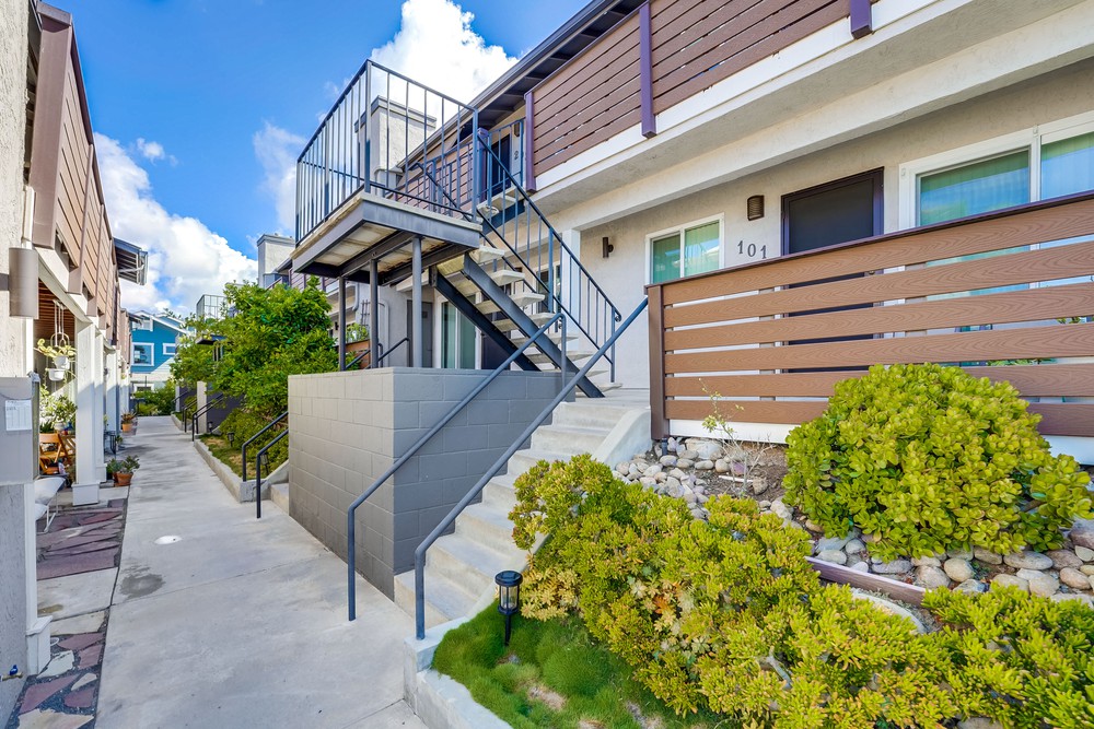 Virtual tour photo 7 of 48 for 3651 Louisiana St #104