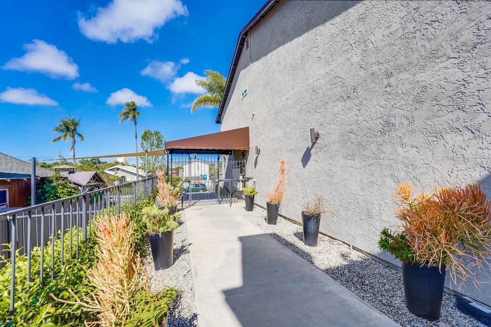 Virtual tour photo 8 of 48 for 3651 Louisiana St #104
