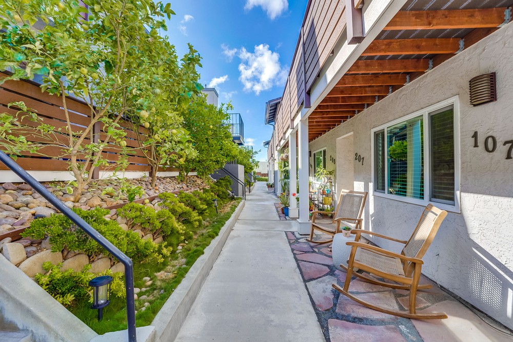 Virtual tour photo 10 of 48 for 3651 Louisiana St #104