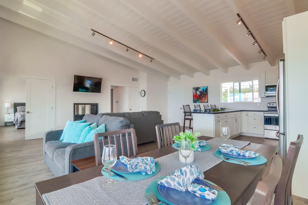 Virtual tour photo 16 of 42 for 3651 Riviera Dr