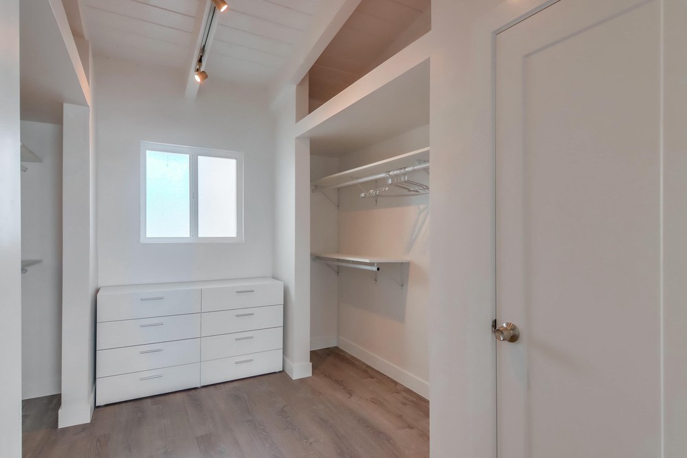 Virtual tour photo 32 of 42 for 3651 Riviera Dr