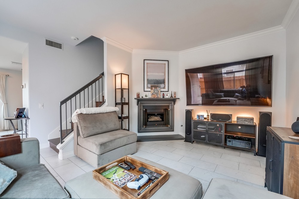 Virtual tour photo 8 of 39 for 3653 Third Ave UNIT 2