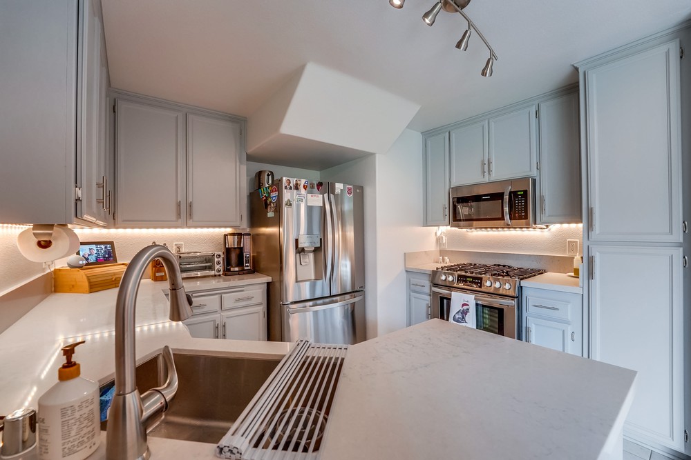 Virtual tour photo 18 of 39 for 3653 Third Ave UNIT 2