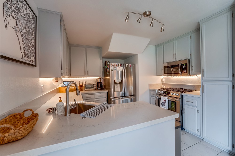Virtual tour photo 19 of 39 for 3653 Third Ave UNIT 2