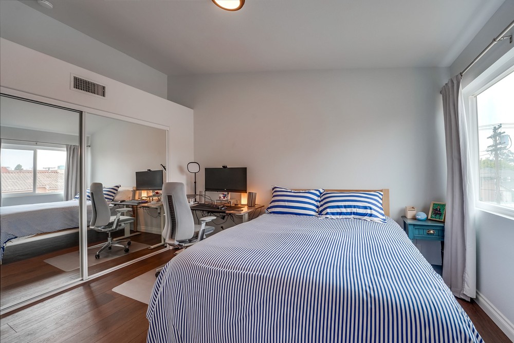 Virtual tour photo 34 of 39 for 3653 Third Ave UNIT 2