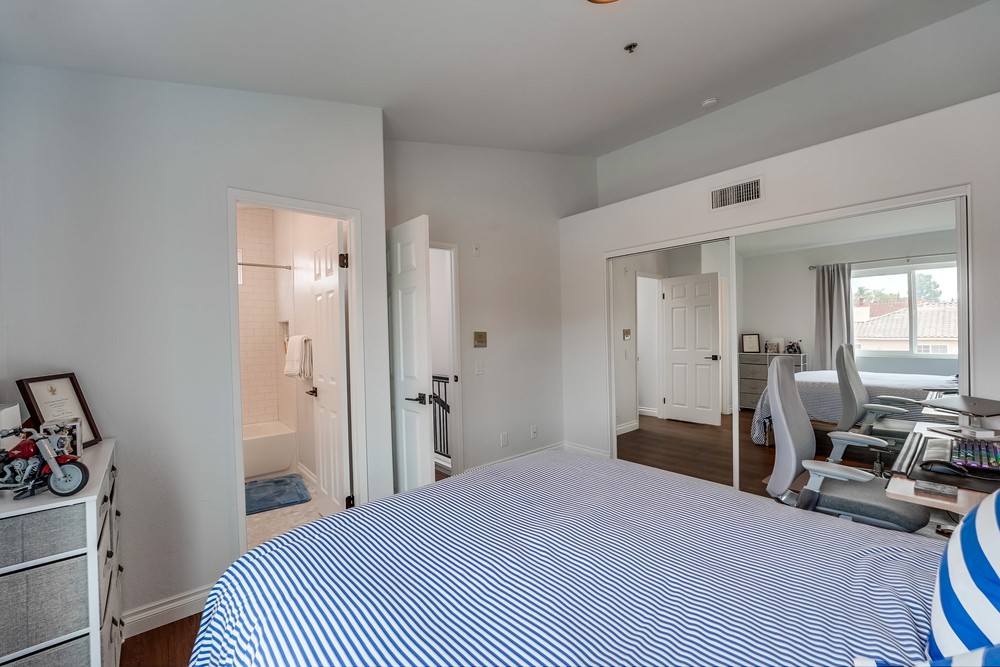 Virtual tour photo 35 of 39 for 3653 Third Ave UNIT 2