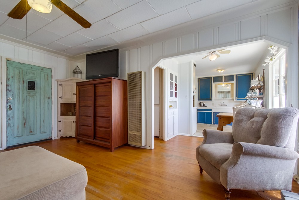 Virtual tour photo 10 of 45 for 3653 Wilson Ave
