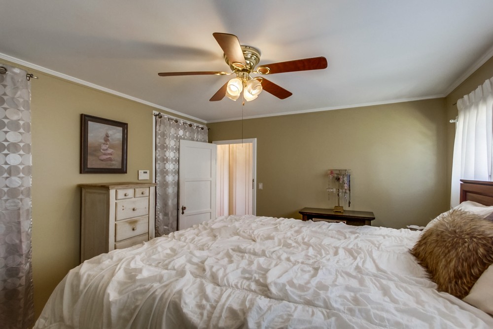 Virtual tour photo 24 of 45 for 3653 Wilson Ave