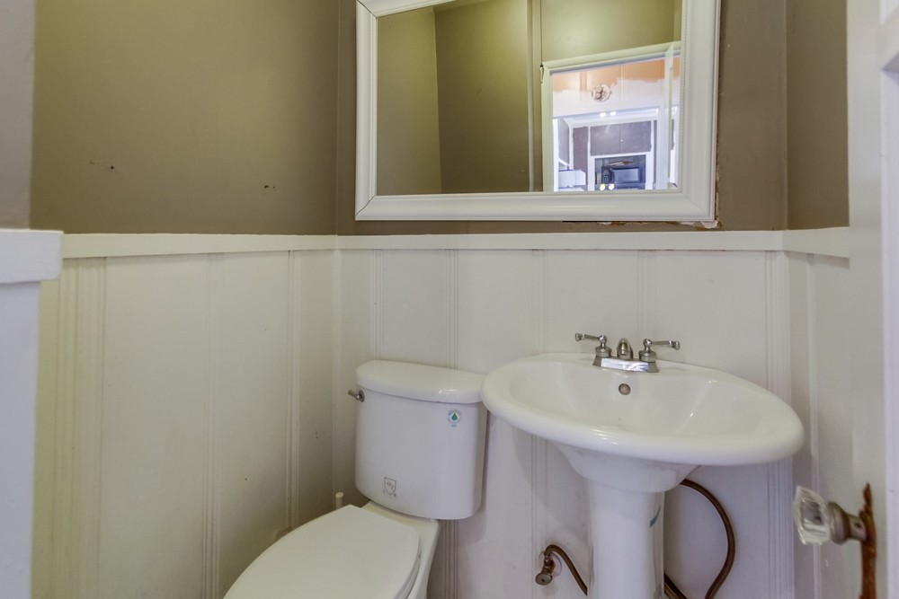 Virtual tour photo 31 of 45 for 3653 Wilson Ave