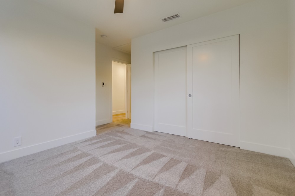 Virtual tour photo 38 of 61 for 3658 Ingraham St