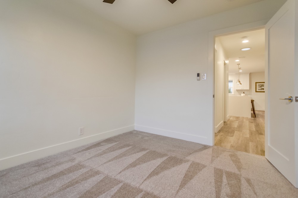 Virtual tour photo 42 of 61 for 3658 Ingraham St