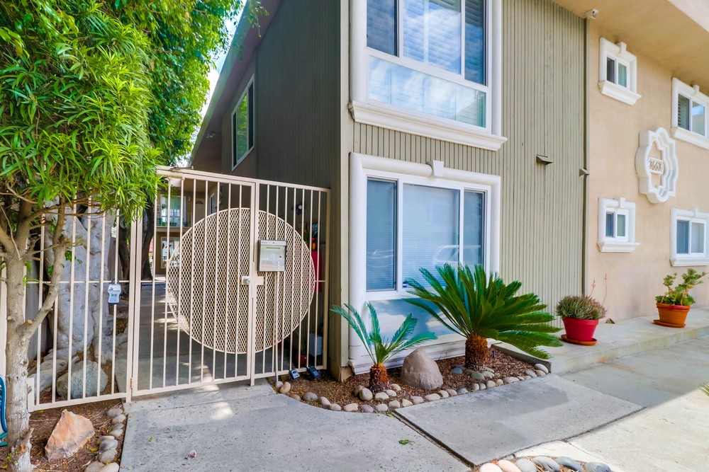 Virtual tour photo 4 of 34 for 3663 7th Ave UNIT 4