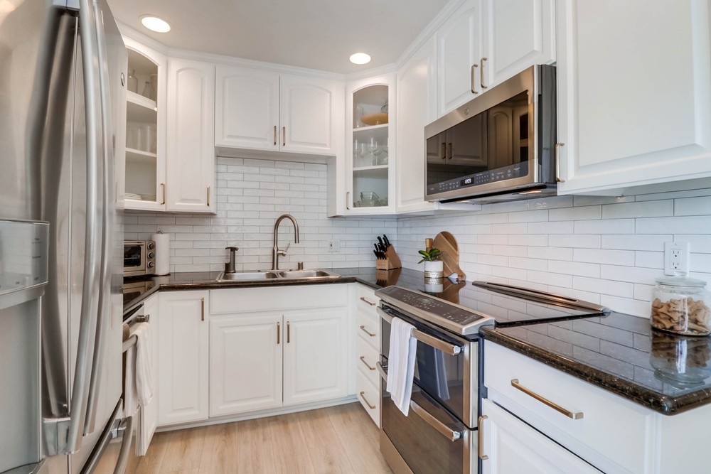 Virtual tour photo 21 of 34 for 3663 7th Ave UNIT 4