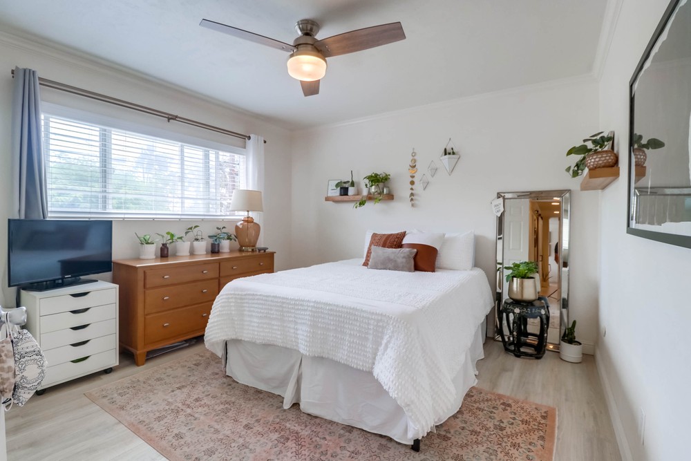 Virtual tour photo 28 of 34 for 3663 7th Ave UNIT 4